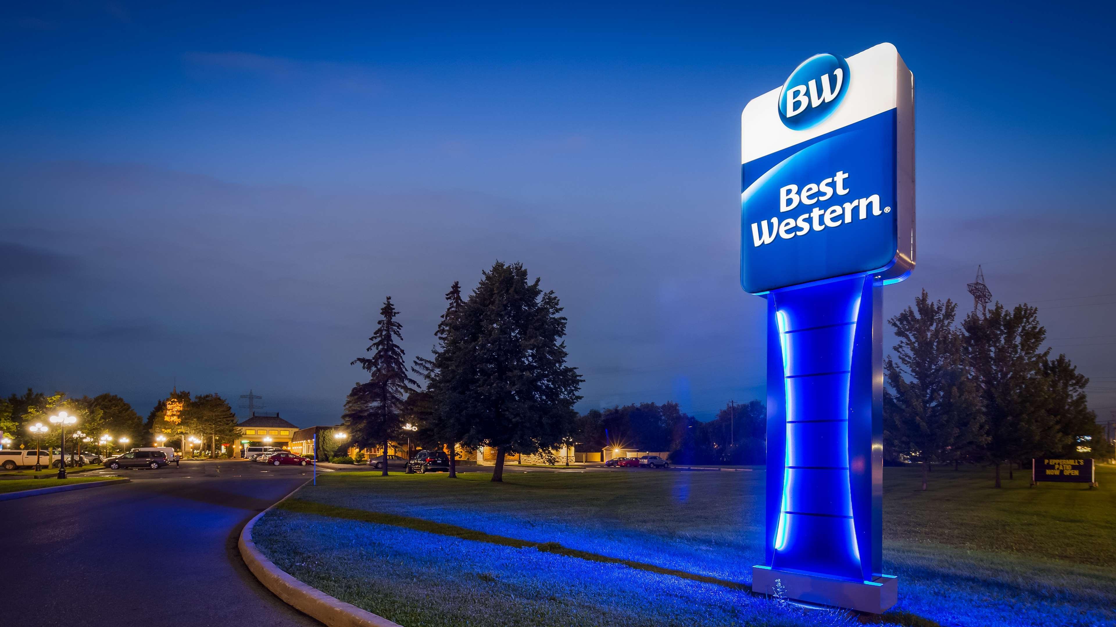 Best Western Parkway Inn&Conference Centre Cornwall Exterior foto